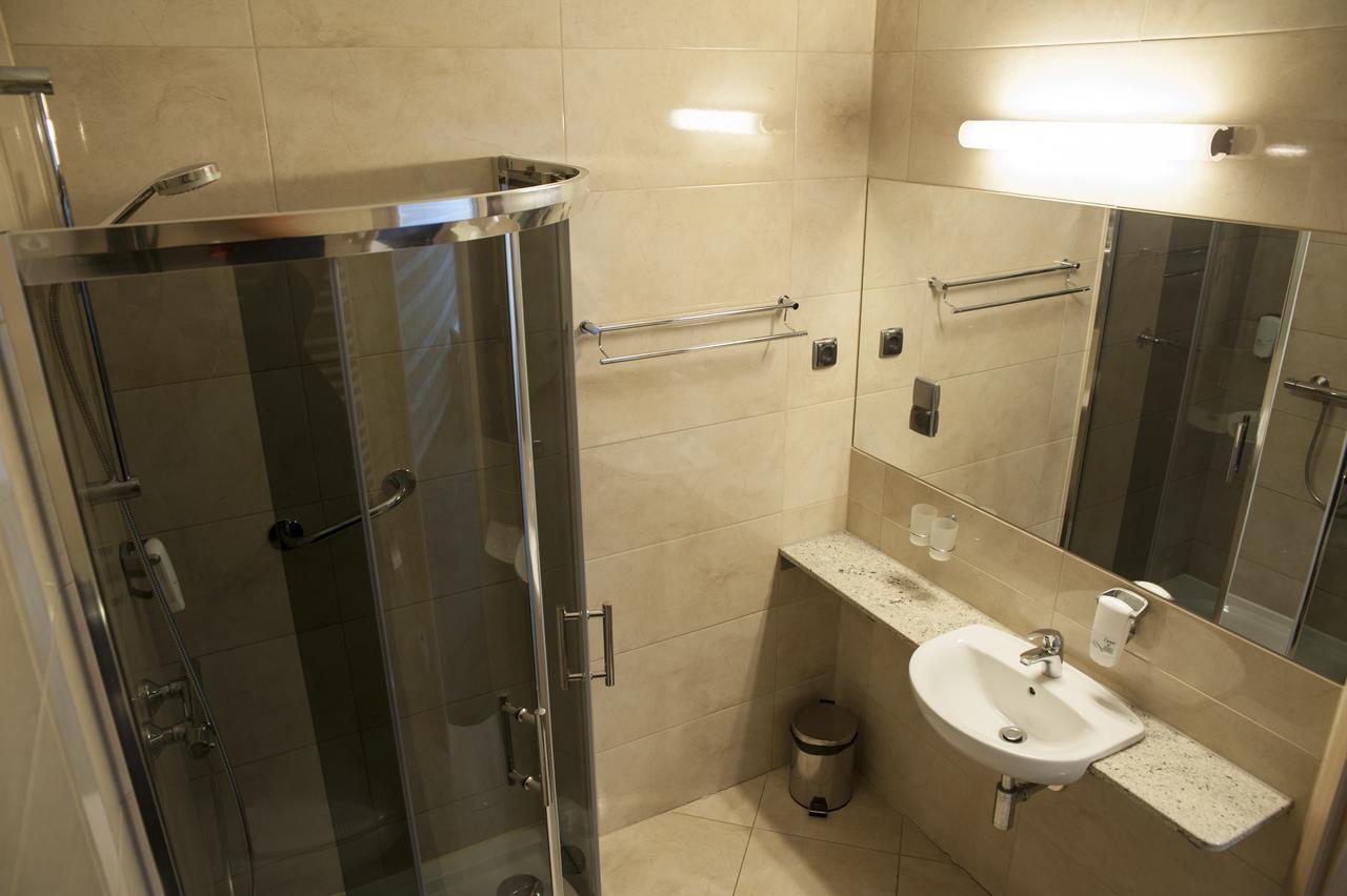 Hotel Pod Szyszkami Kozmin المظهر الخارجي الصورة