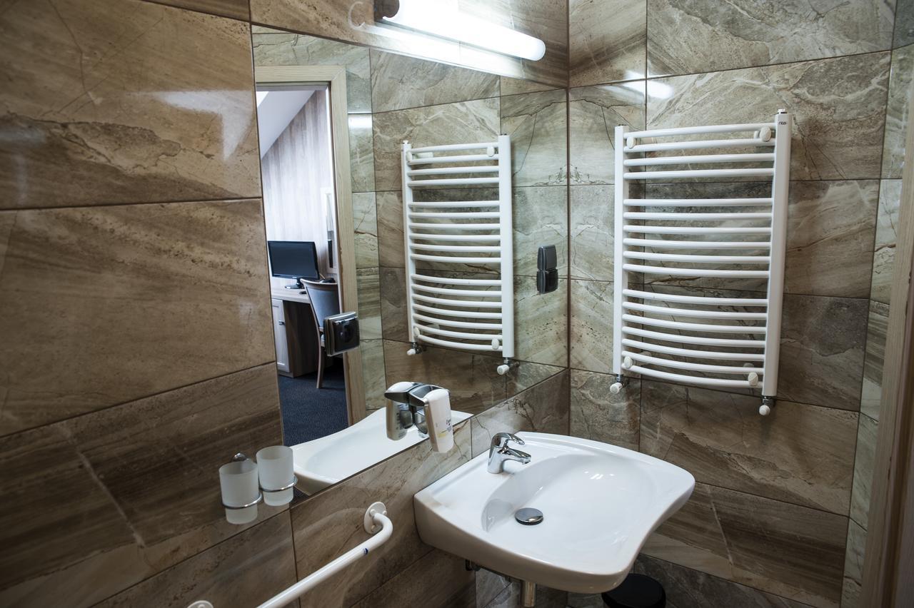 Hotel Pod Szyszkami Kozmin المظهر الخارجي الصورة
