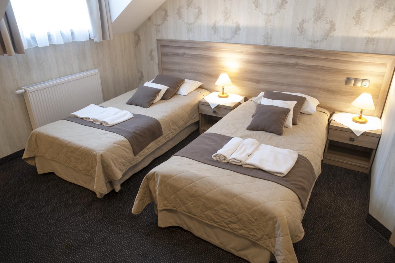 Hotel Pod Szyszkami Kozmin المظهر الخارجي الصورة